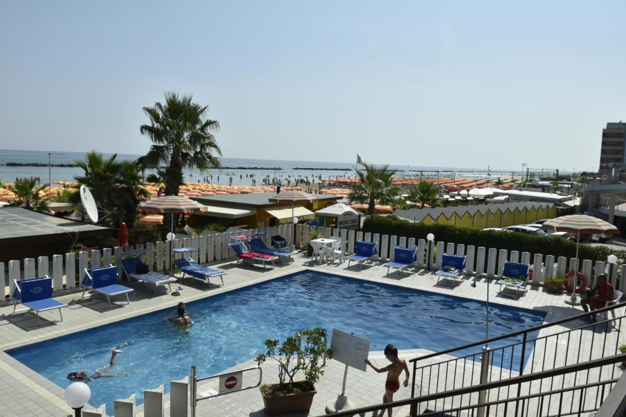 Astoria Hotel Pesaro Ngoại thất bức ảnh