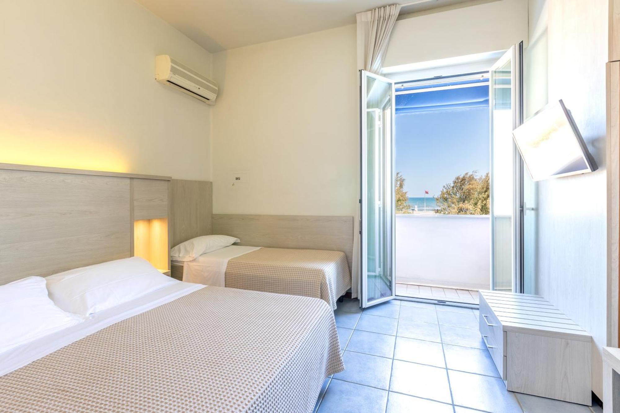 Astoria Hotel Pesaro Ngoại thất bức ảnh
