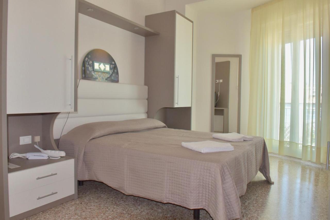 Astoria Hotel Pesaro Ngoại thất bức ảnh