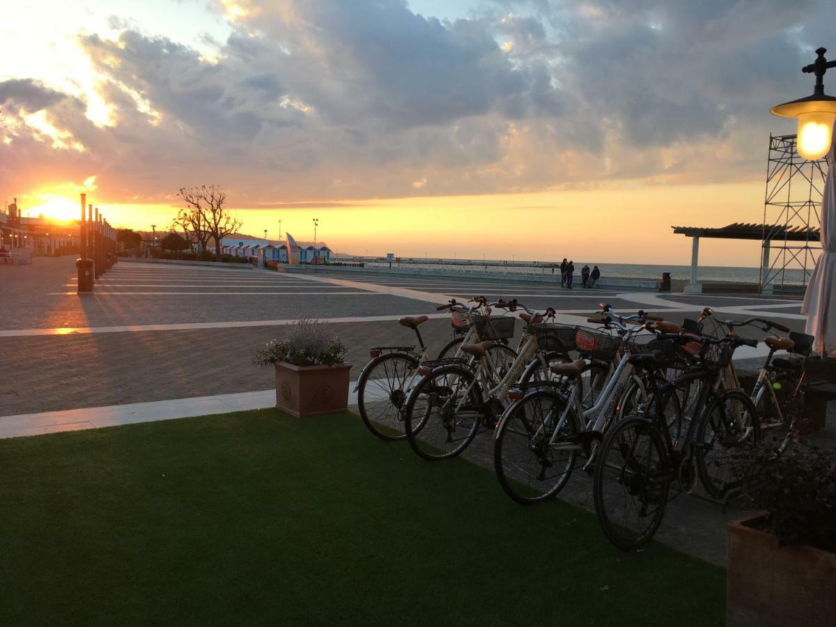 Astoria Hotel Pesaro Ngoại thất bức ảnh